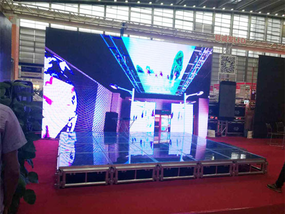 現(xiàn)場虛擬現(xiàn)實(Virtual Reality，簡稱VR)展示