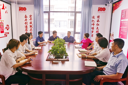 熱烈慶祝聯(lián)誠發(fā)工會正式成立！