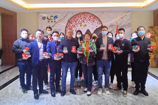 平安夜：聯(lián)誠發(fā)祝您平安喜樂，幸福安康！